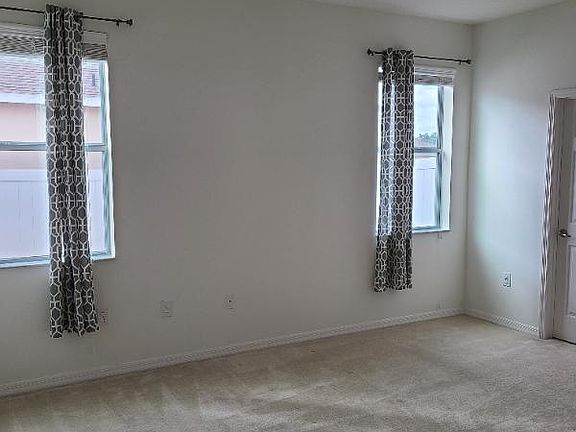 4th image of 151 Seville Dr