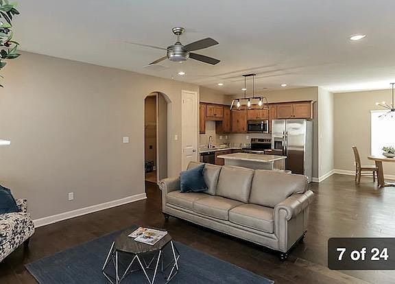 5th image of 8689 Meadow Vale Dr