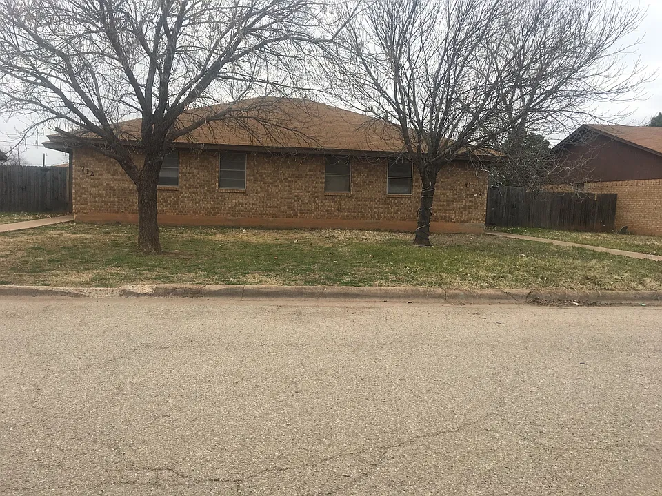 712 Hawn Cir