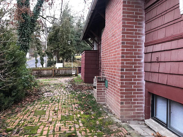 825 NE Michigan St — Photo 14