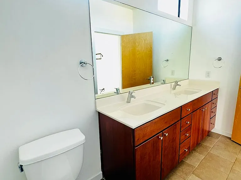 5900 Toscana Ave — Photo 16