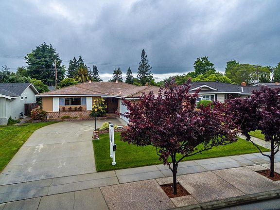 3rd image of 2537 Cordoba Way