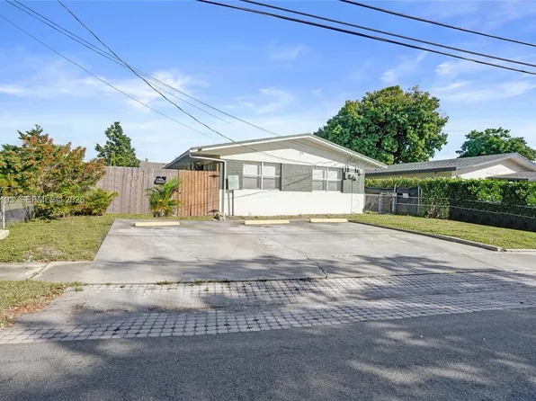 29 SW 8th Ave #1, Dania, FL 33004