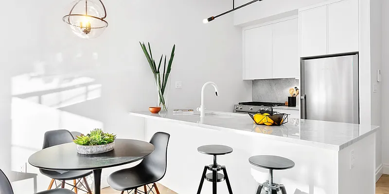 Rented by Hillel Realty Group | media 39