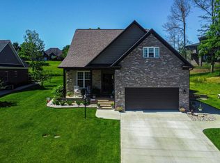 145 Falling Brook Dr, Paducah, KY 42003