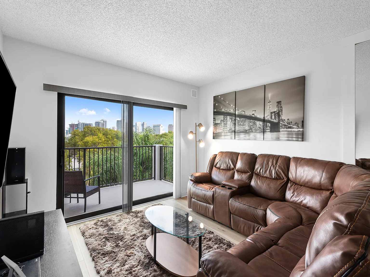 1 bed, 1.0 bath, 784 sqft, $2,150 — Photo 1