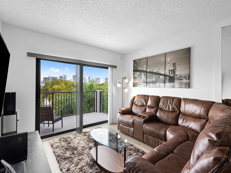 900 River Reach Dr #406