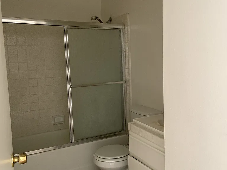 927 S Berendo St #7 — Photo 7