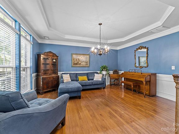 4th image of 109 Marin Ct