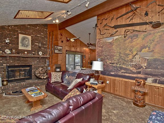 3rd image of 3430 Canterbury Cir