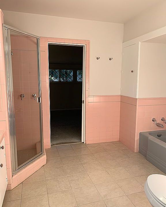 1st image of 5475 Corbin Ave