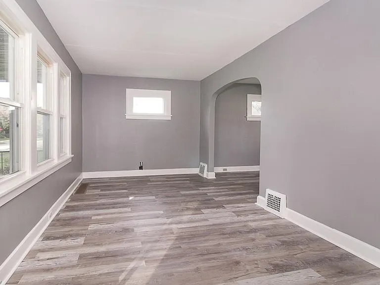 4520 Kenmore Ave — Photo 5