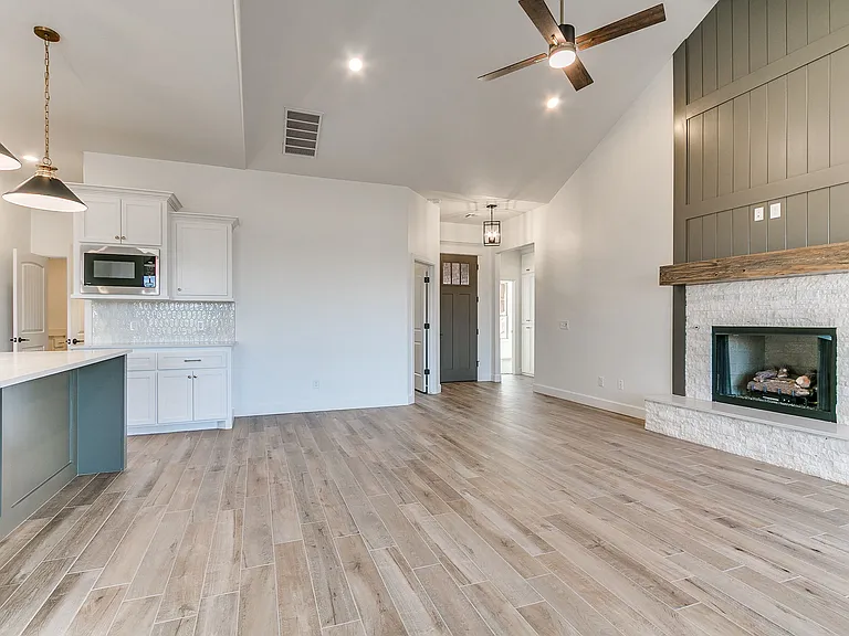 1901 Hollow Crest Ct — Photo 10