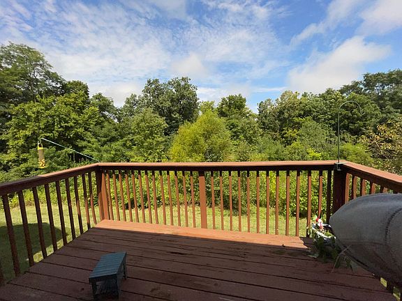 3rd image of 912 Shiredale Dr