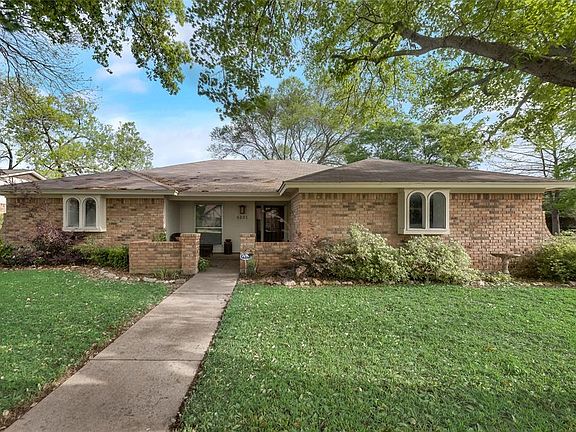 2nd image of 4201 Woodhill Dr