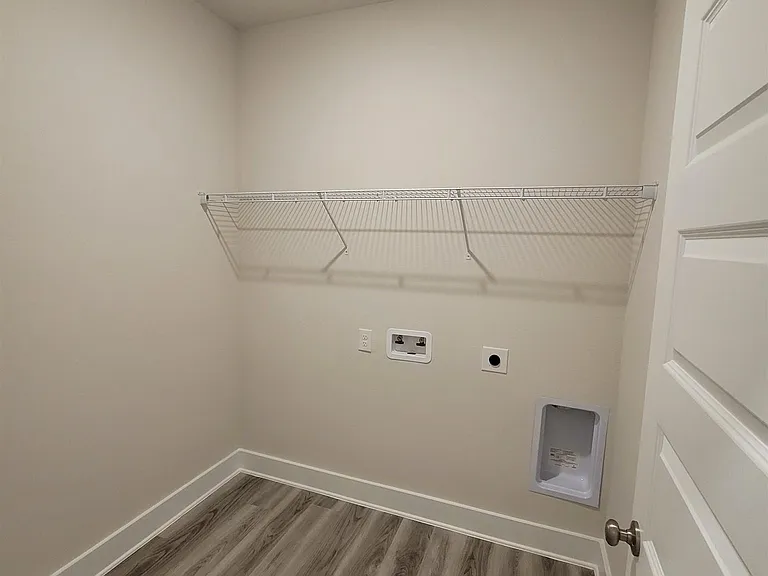1045 Hayward Loop — Photo 16