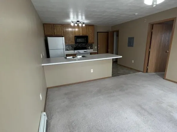 4121 W Newcomb Dr, Sioux Falls, SD