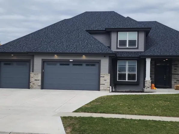 9334 South Arbor Creek DRIVE, Oak Creek, WI 53154