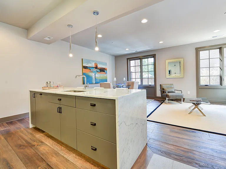3220 Grace St NW #4 — Photo 2
