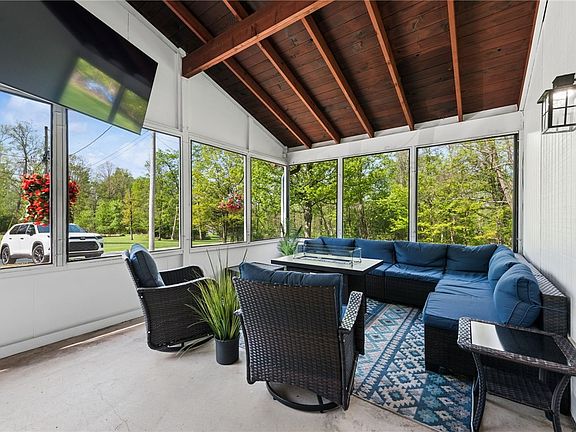 3rd image of 135 Tanager Dr