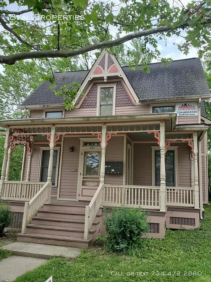 Building Photo - 601 Emmet St #5
