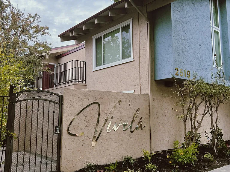 2515 V St #7 — Photo 17