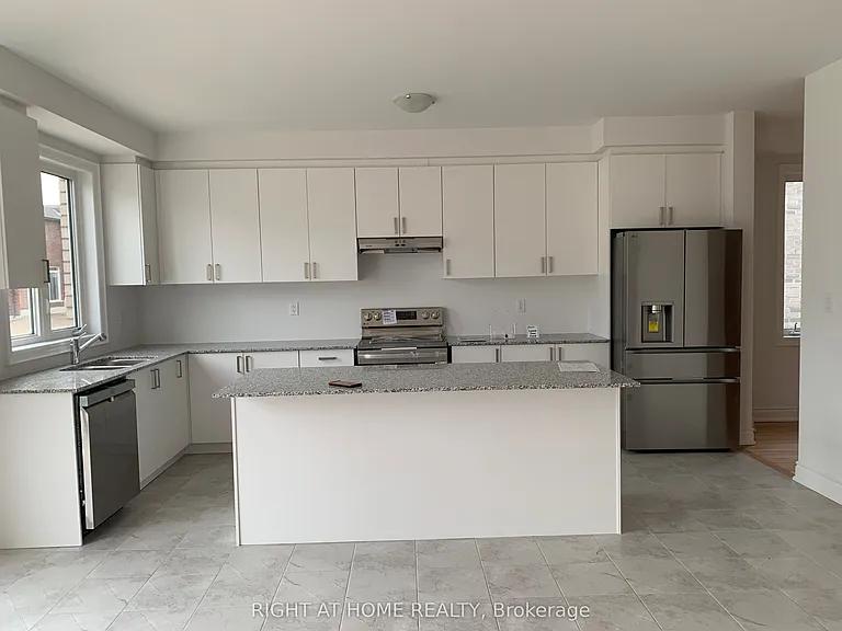 Amber Dr — Photo 6