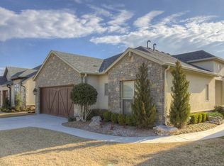 8425 S Phoenix Pl, Tulsa, OK 74132