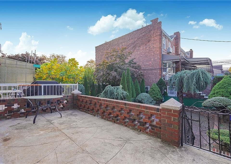 1st image of 2704 Avenue Y