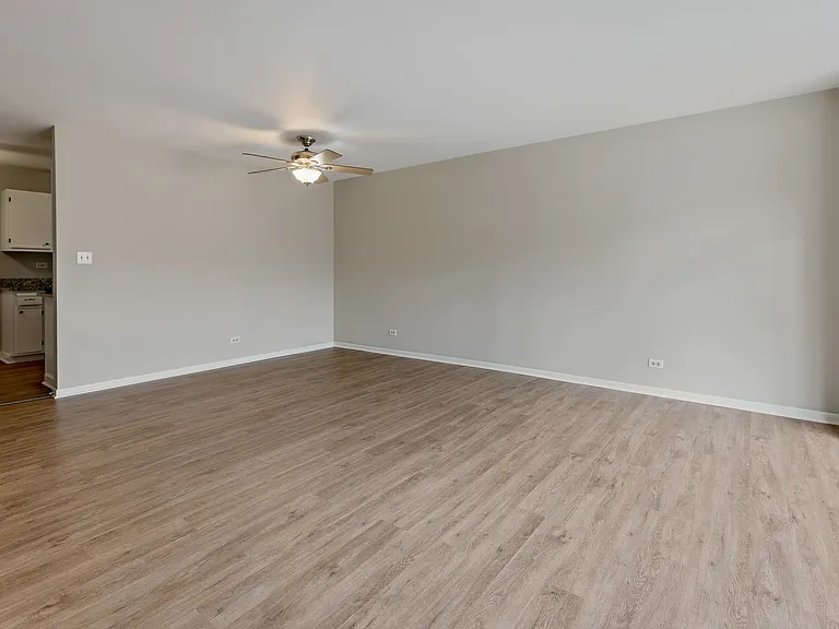 332 Park Ridge Ln #5-B — Photo 4