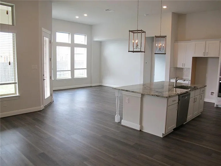 635 Spinnaker Loop — Photo 5