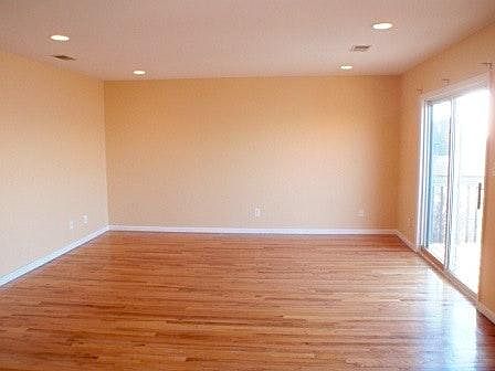 Living room (different angle)