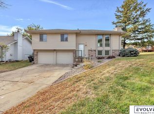 14735 O Cir, Omaha, NE 68137