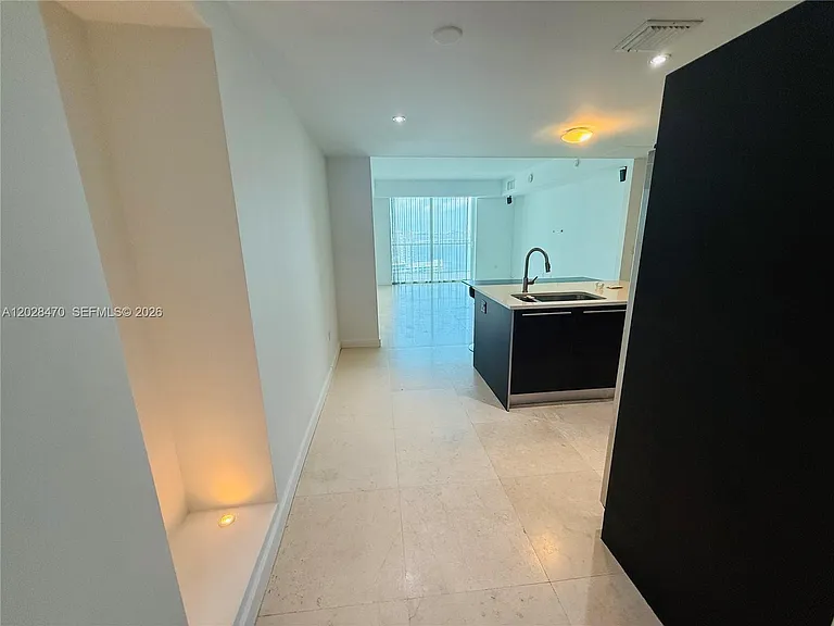 1900 N Bayshore Dr #2415 — Photo 8