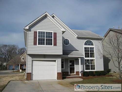 4th image of 2120 Holly Berry Ln