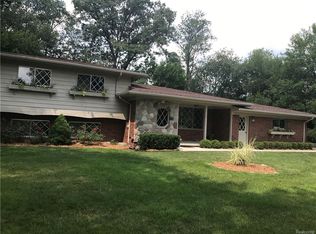 6970 Wing Lake Rd, Bloomfield Hills, MI 48301