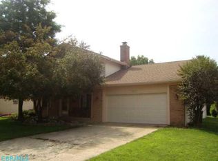 1811 Staffordshire Rd, Columbus, OH 43229