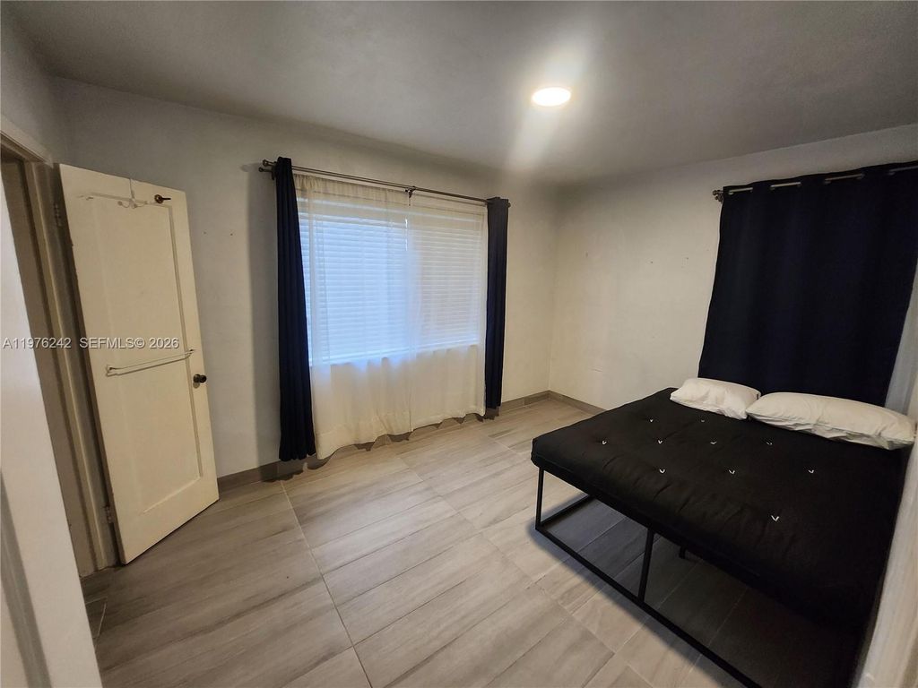 3560 NW 19th St, Miami, FL - View 6