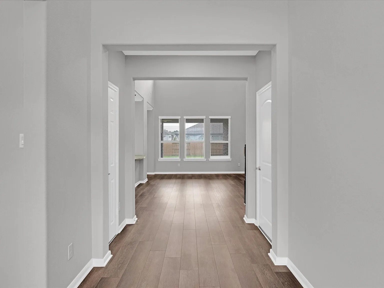 3 bed, 3.5 bath, 2494 sqft, $3,000 — Photo 4