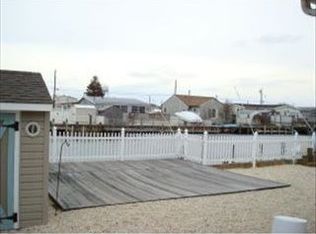 8 Mitzie Ln, Manahawkin, NJ 08050