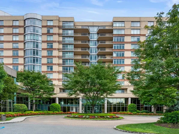 8100 River Rd APT 802, North Bergen, NJ 07047