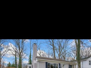 1253 Cresthaven Dr, Silver Spring, MD 20903