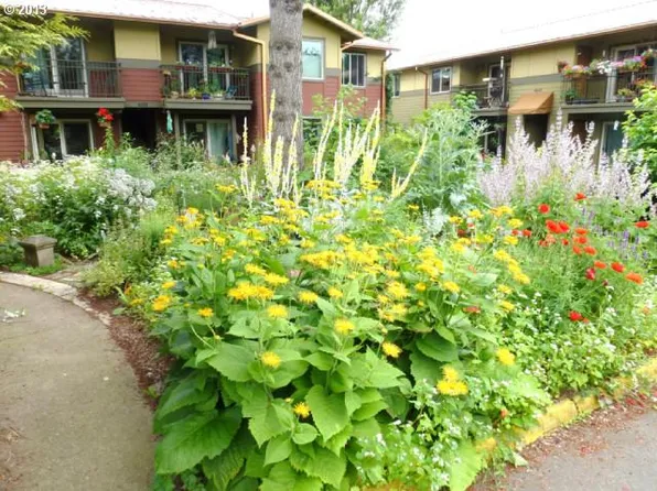 4621 NE Killingsworth St Unit 18, Portland, OR 97218