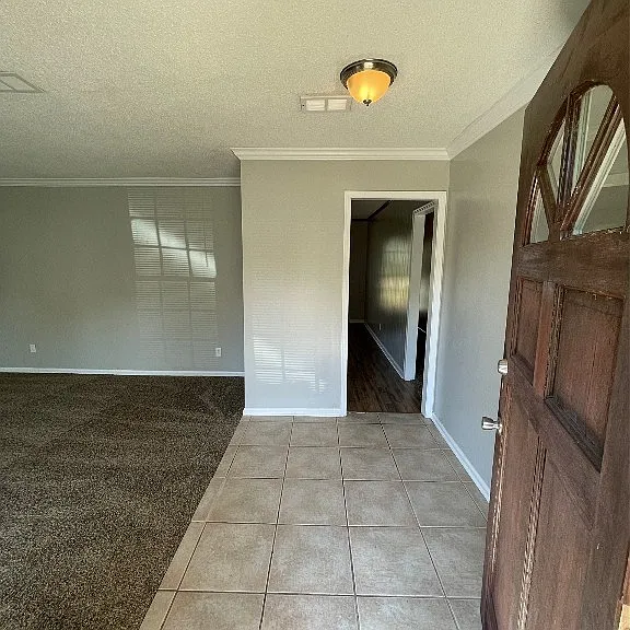 3925 Strathmore Dr — Photo 4
