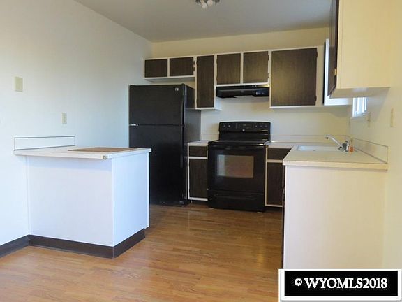 4th image of 1003 Eastview Dr