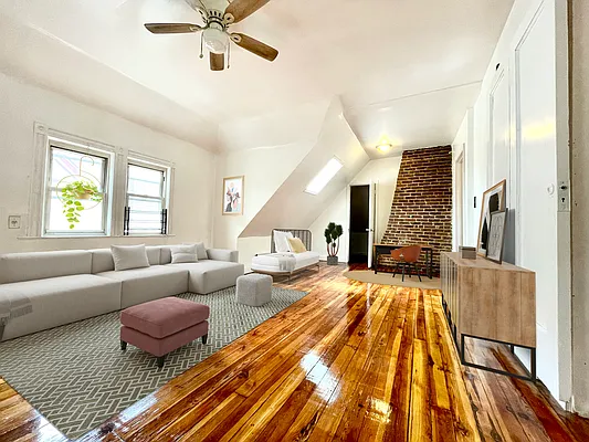 Rented by Pear NYC LLC | media 21