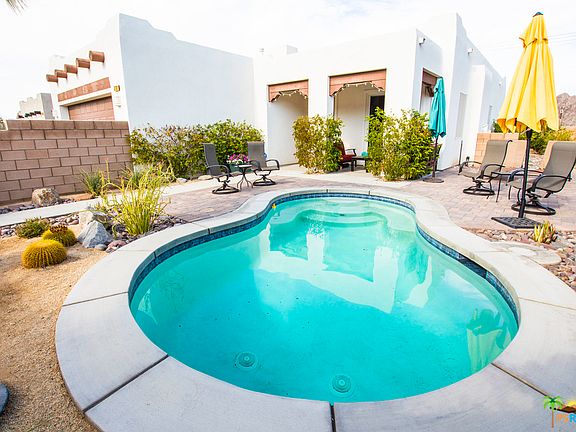 3rd image of 52730 Avenida Velasco