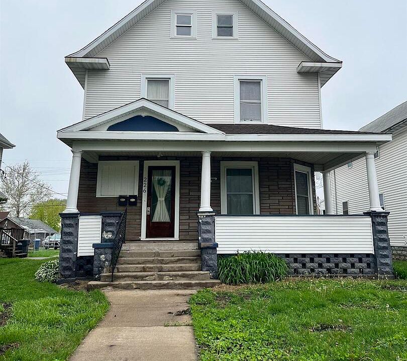 1st image of 226 2nd Ave S