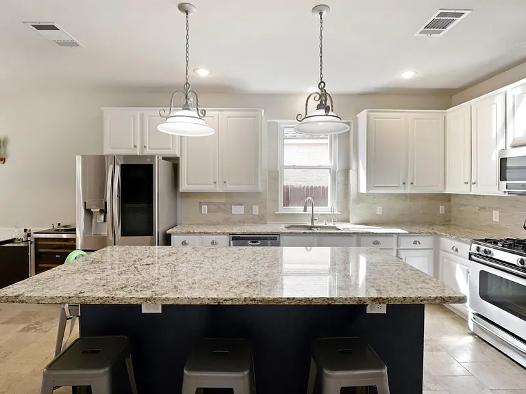 18121 Whitewater Cv — Photo 13