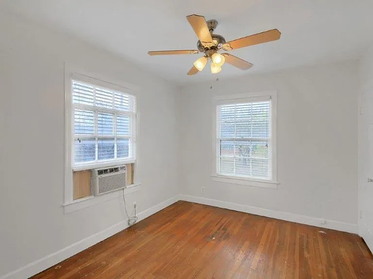3211 Tom Green St #A — Photo 17